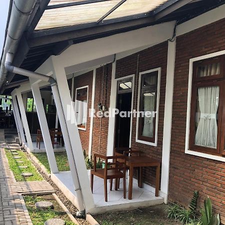 Rifka Annisa Guesthouse Syariah Redpartner Yogyakarta Ngoại thất bức ảnh