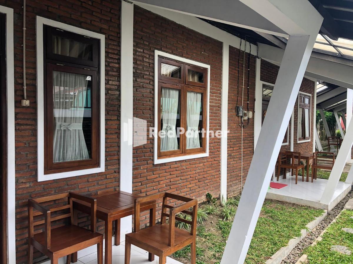 Rifka Annisa Guesthouse Syariah Redpartner Yogyakarta Ngoại thất bức ảnh